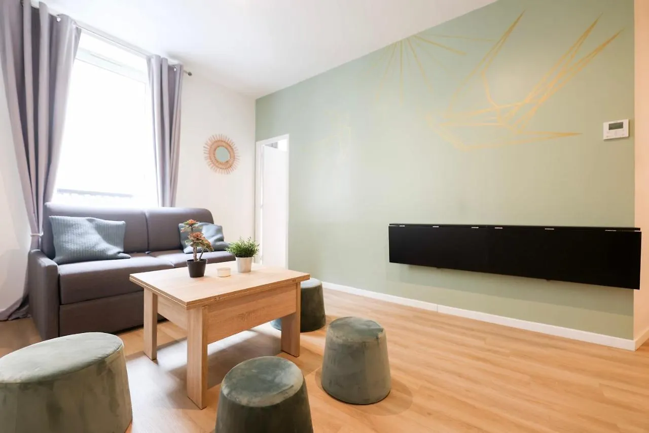 Green Apartment Near Montmartre And Opera Paris