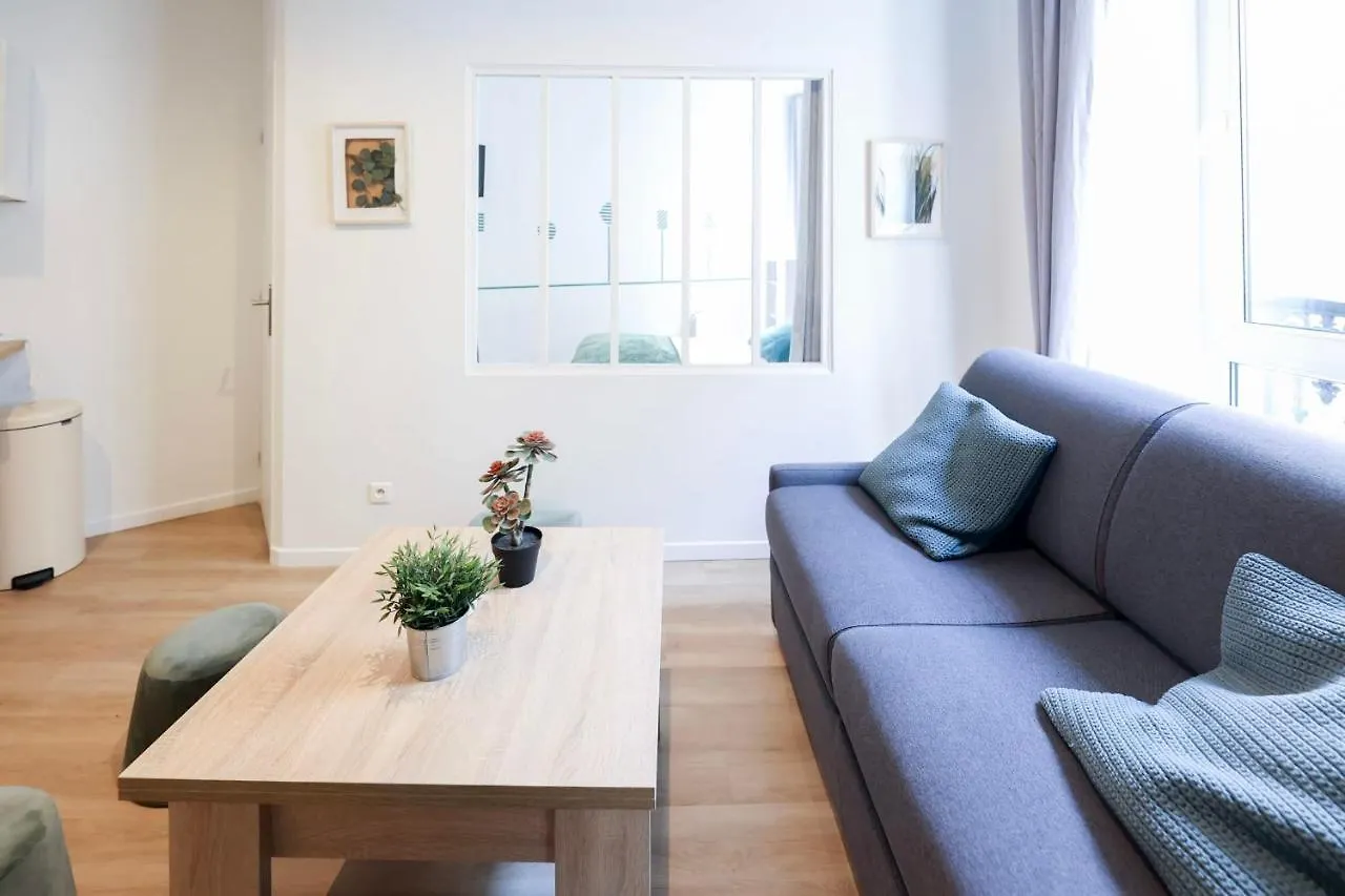 Green Apartment Near Montmartre And Opera Paris 0*,  France
