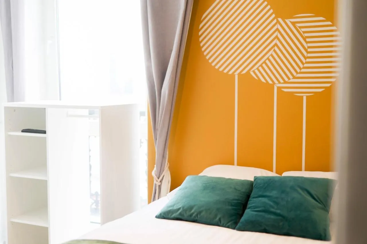 Green Apartment Near Montmartre And Opera Paris