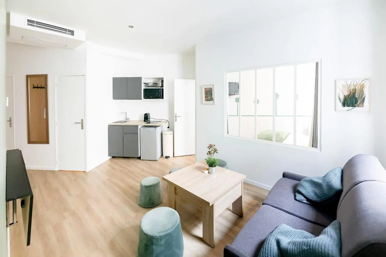Green Apartment Near Montmartre And Opera contacts