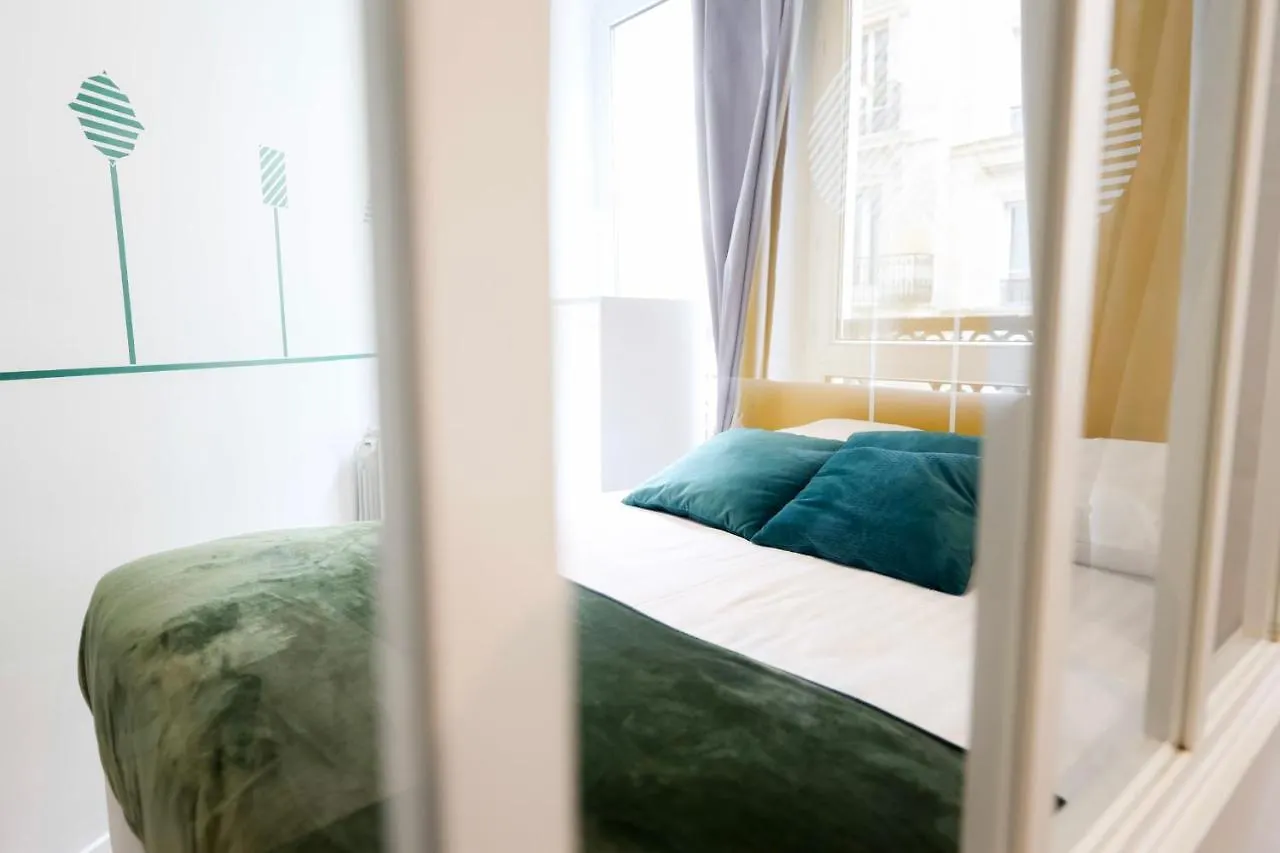 Green Apartment Near Montmartre And Opera Paris 0*,